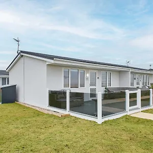  Chalet Host & - Sea View Road United Kingdom
